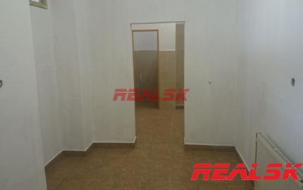 Hala 847 m2 na Zvolenskej ceste