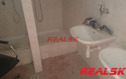 Hala 847 m2 na Zvolenskej ceste