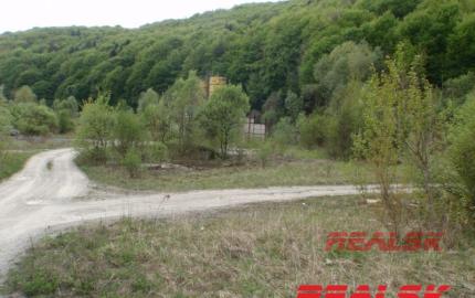 Pozemok 8975m2 vedľa dialnice Šášovské Podhradie