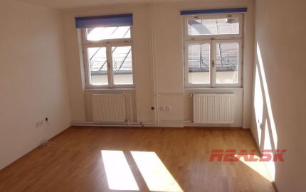 Kancelárske priestory - prenájom námestie Banská Bystrica