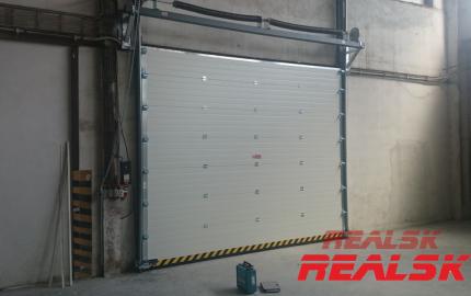 Hala 847 m2 na Zvolenskej ceste