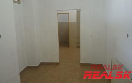 Hala 847 m2 na Zvolenskej ceste