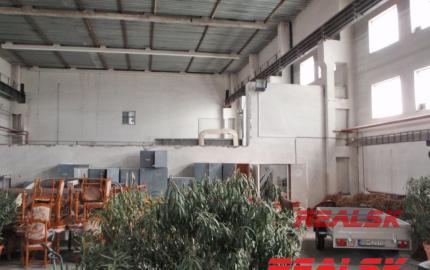 Hala  s kanceláriami na predaj vhodná pre výrobu a skladovanie