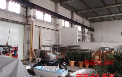 Hala  s kanceláriami na predaj vhodná pre výrobu a skladovanie