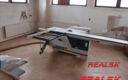 Hala  s kanceláriami na predaj vhodná pre výrobu a skladovanie