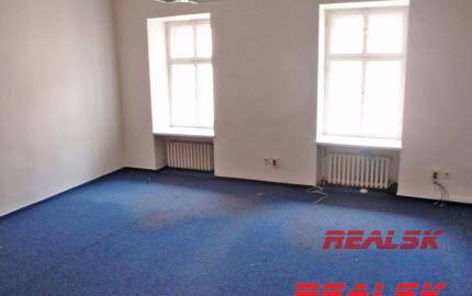 Kancelárie 21m2 v centre mesta Banská Bystrica