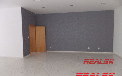 Kancelárie 4x60m2 na prenájom v centre Zvolena