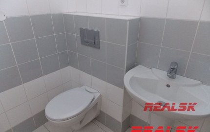 Kancelárie 4x60m2 na prenájom v centre Zvolena