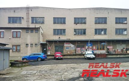 Priemyselný areál 11080m2 na predaj