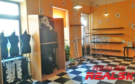 Priestor 52m2 pre obchod alebo služby