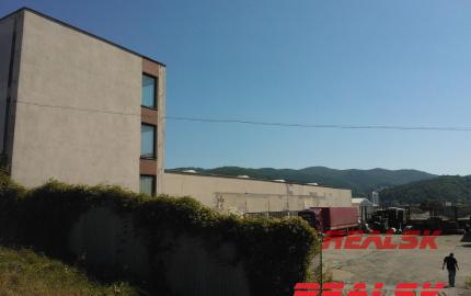Hala 3582m2 + volná plocha 1724m2