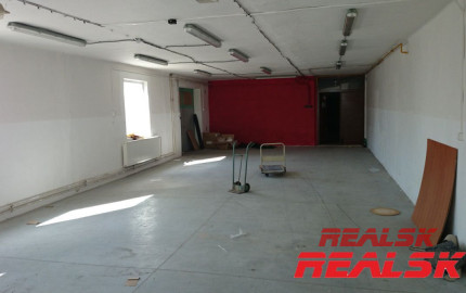 Priestor 318m2 možné aj rozdeliť na 150m2+168m2 na prenájom