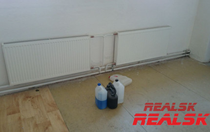 Priestor 318m2 možné aj rozdeliť na 150m2+168m2 na prenájom