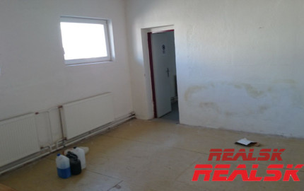 Priestor 318m2 možné aj rozdeliť na 150m2+168m2 na prenájom