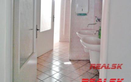 Na predaj skladové priestory 5088m2 + admin. budova