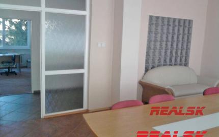 Na predaj skladové priestory 5088m2 + admin. budova