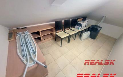 Unikátny 4-izbový byt s krásnym výhľadom v centre Nitry na prenájom