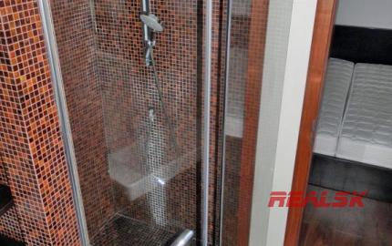 Unikátny 4-izbový byt s krásnym výhľadom v centre Nitry na prenájom