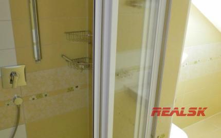 Unikátny 4-izbový byt s krásnym výhľadom v centre Nitry na prenájom