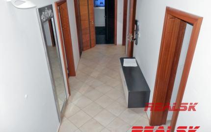 Unikátny 4-izbový byt s krásnym výhľadom v centre Nitry na prenájom