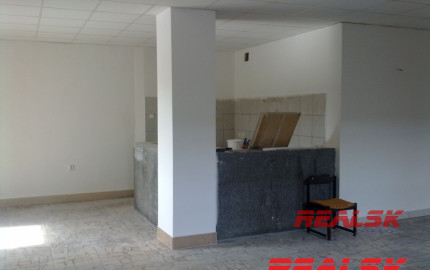 Poschodie 900m2  Zvolenská cesta