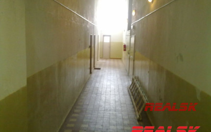 Poschodie 900m2  Zvolenská cesta