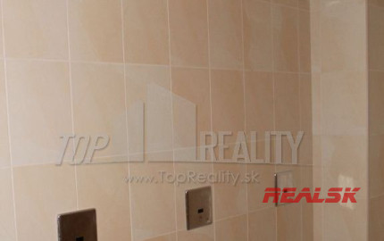 Poschodie 900m2  Zvolenská cesta