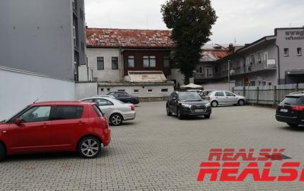 Obchodny priestor vstup priamo z ulice na prenajom