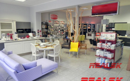 Prevádzková budova v centre Nitry na predaj