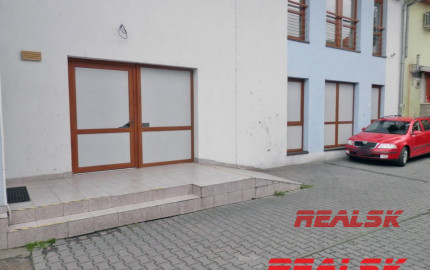Prevádzková budova v centre Nitry na predaj