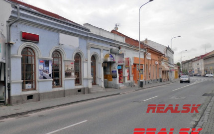 Prevádzková budova v centre Nitry na predaj
