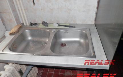 Priestory pre kaviareň, či služby, v Nitre na autobusovej stanici, na prenájom