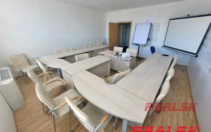 Kancelárie v centre Nitry na prenájom (možnosť prispôsobiť plochu)