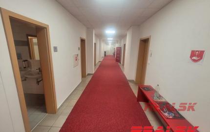 Kancelárie v centre Nitry na prenájom (možnosť prispôsobiť plochu)