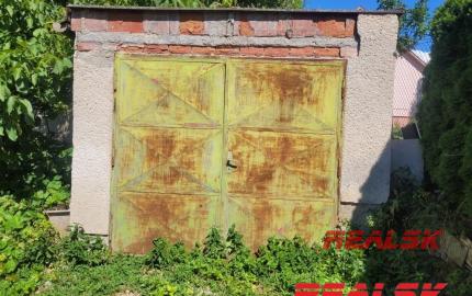 Dva rodinné domy s veľkým pozemkom v Lehote na predaj