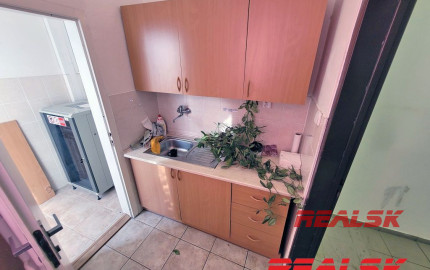 Celé poschodie s kanceláriami v centre Nitry na prenájom