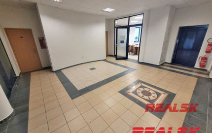 Kancelárske priestory na Svätoplukovom námestí v Nitre na prenájom