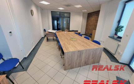 Kancelárske priestory na Svätoplukovom námestí v Nitre na prenájom