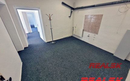 Sklad s kanceláriami v Nitre na prenájom