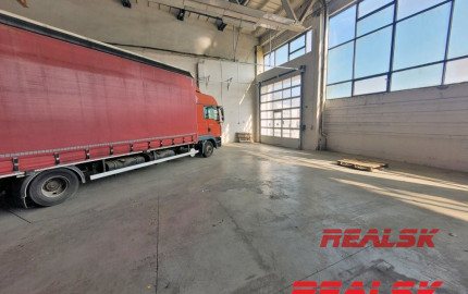 Skladové priestory so žeriavom v Nitre na prenájom