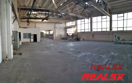 Skladové priestory so žeriavom v Nitre na prenájom