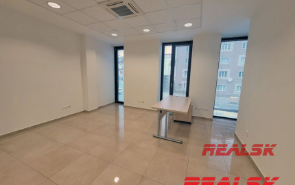 Nadštandardné kancelárske priestory v centre Nitry na prenájom