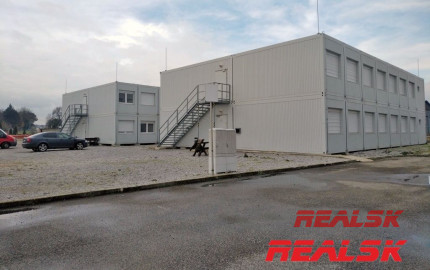 Zabehnutá ubytovňa pre 100 osôb blízko JLR pri Nitre na predaj