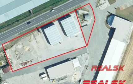 Zabehnutá ubytovňa pre 100 osôb blízko JLR pri Nitre na predaj