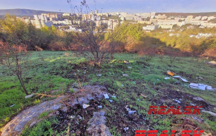 Stavebný pozemok v Karlovej Vsi na predaj