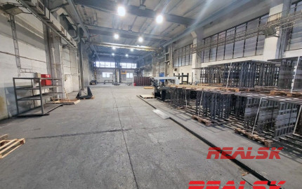 Priestory pre výrobu a skladovanie s mostovým žeriavom alebo bez, v Nitre na prenájom