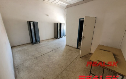 Výrobno-skladové priestory s mostovým žeriavom v Nitre na prenájom