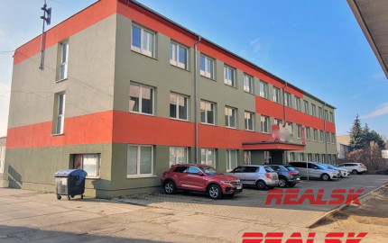 Kancelárie v Nitre na prenájom (Možnosť prispôsobiť plochu)