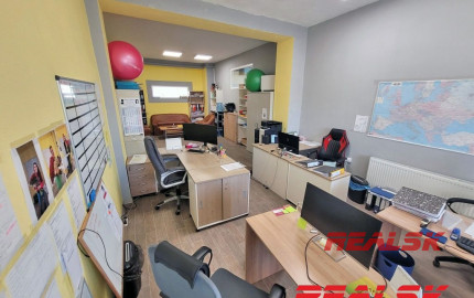 Kancelária s parkovaním v Nitre na prenájom