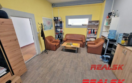 Kancelária s parkovaním v Nitre na prenájom